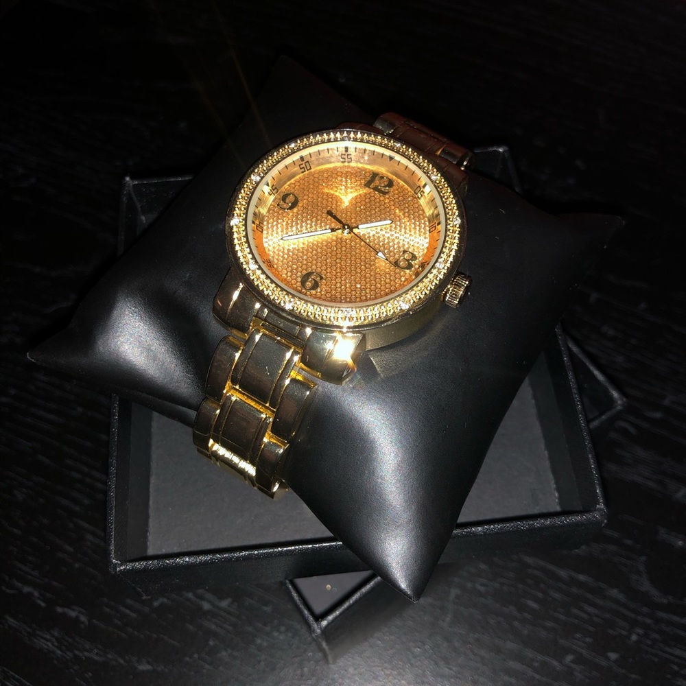 Gold Watch - Picture 7 of 7